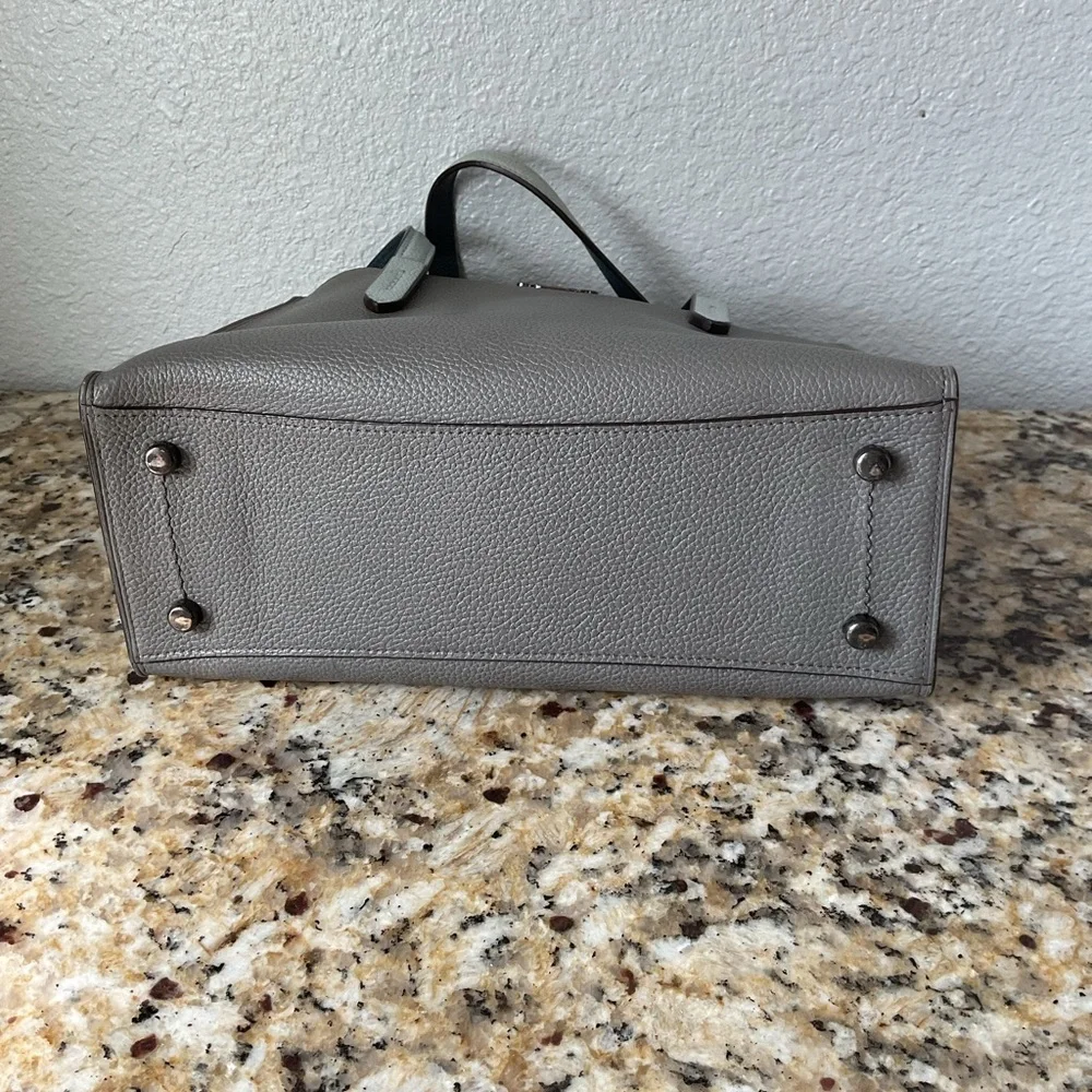 Coach Charlie Carryall 28 with Snakeskin Detail and Strap - Picture 7 of 14